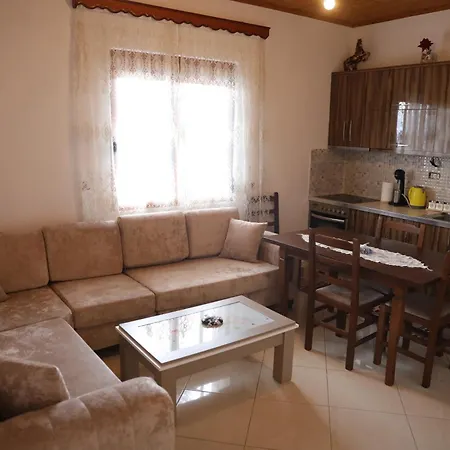 Selenica Zhitom 別荘 *